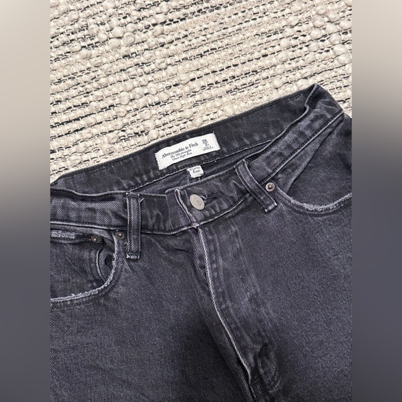 Abercrombie & Fitch The 90’s Straight Ultra High Rise Curve Love Jeans - Picture 4 of 9